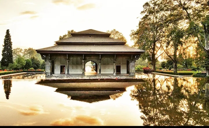 Shalimar Bagh — Mughal garden — Srinagar–Leh–Manali Highway — India