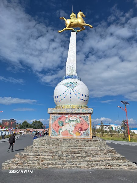 Erlangjian Scenic Area — Managed Nature Area — Qinghai Lake Circuit from Xining — China