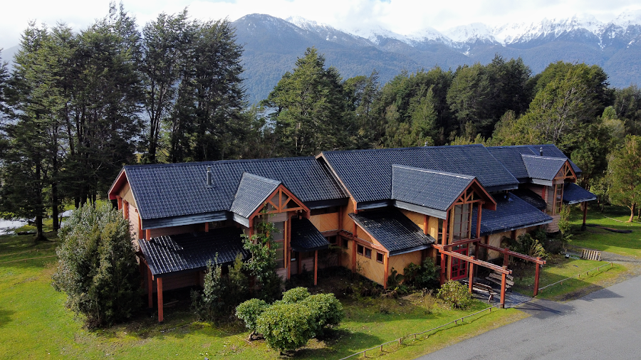 Confirmed remote-lodging meals — Lodge dining — Carretera Austral — Chile