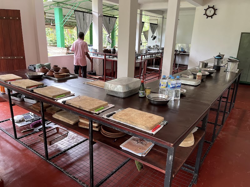 Matey Hut — Sri Lankan — Sri Lanka Grand Route: Colombo to Trincomalee — Sri Lanka