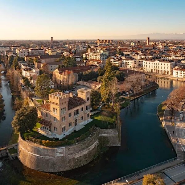 Treviso historic centre — City walk — A Venetian Sojourn — Italy