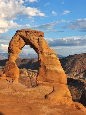 Delicate Arch — Landmark — Southern Utah Parks Traverse — United States