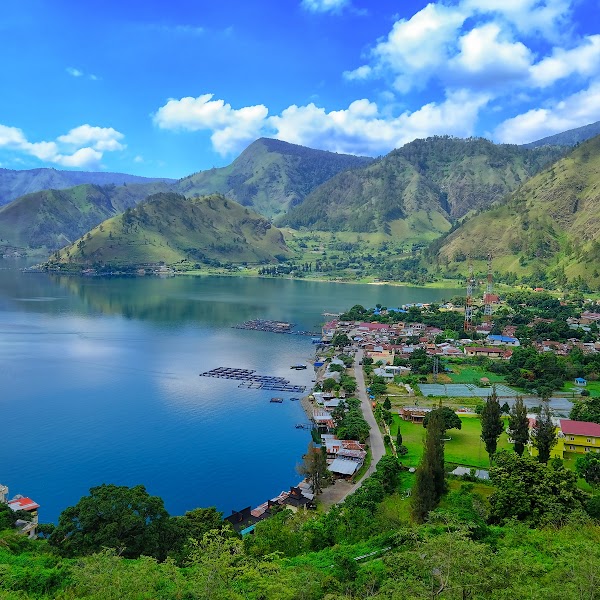 Lake Toba — Arrival — Sumatra Trans-Highway Bukittinggi to Lake Toba — Indonesia
