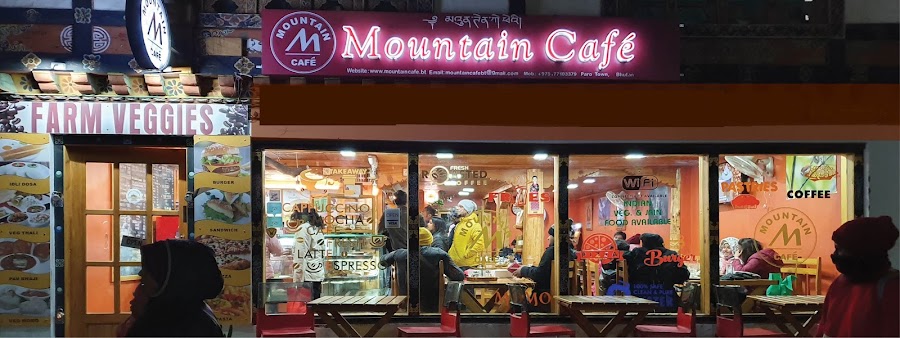 Mountain Café Jakar — Bhutanese and café — Bhutan Lateral Road: Paro to Trashigang — Bhutan