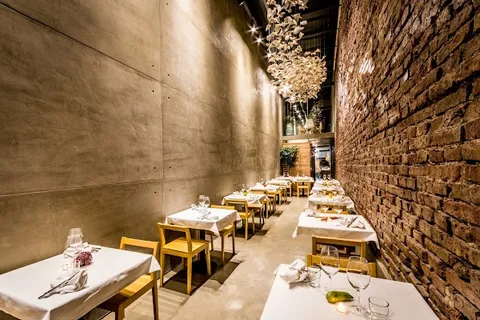 El Papagayo — Fine Dining — Che Guevara Biographical Route to Chile — Argentina