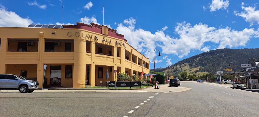 Omeo — City — Great Alpine Road — Australia