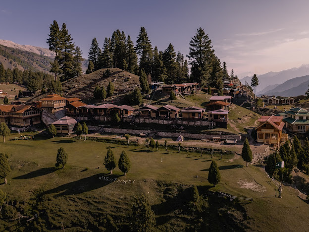 Raikot Sarai Fairy Meadows dining room — Pakistani lodge meal — Naran, Babusar Pass and Fairy Meadows — Pakistan