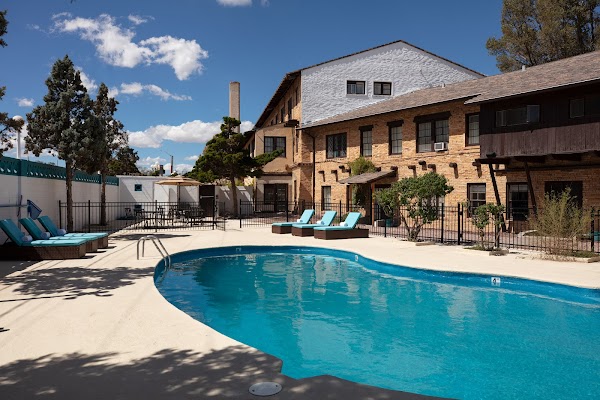 El Rancho Hotel