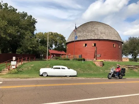 Arcadia Round Barn — Landmark — Route 66 — United States