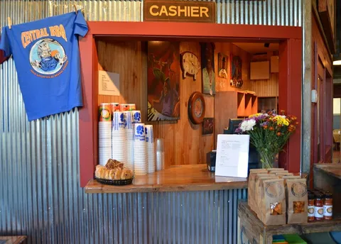 Central BBQ — Barbecue — Great River Road: Ten-State Highlights — United States