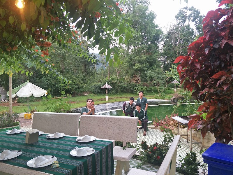 Sinouk Coffee Resort — Lao and international — Bolaven Plateau Loop — Laos