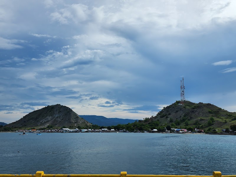 Poto Tano Port