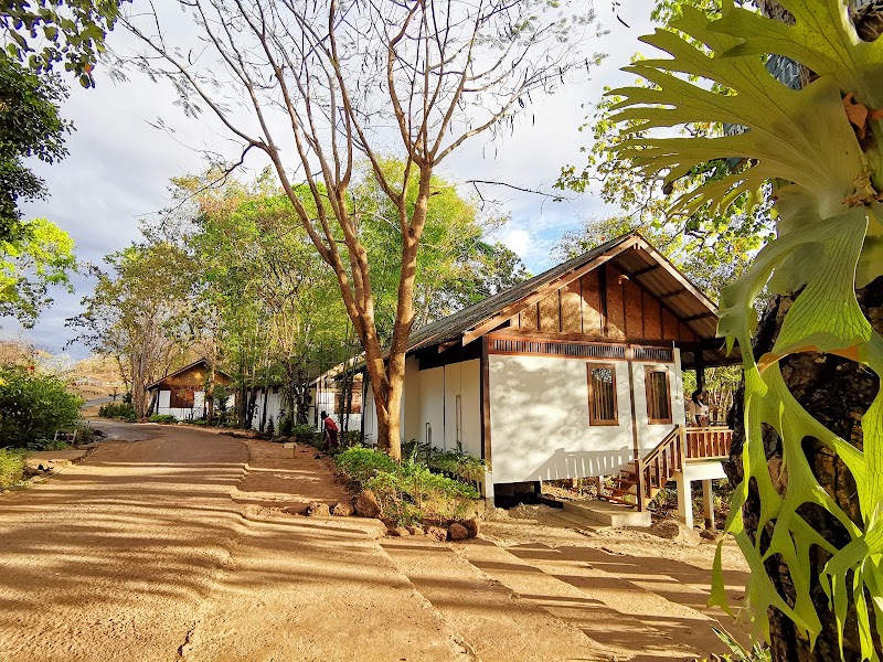 Tad Lo Lodge Restaurant — Lao — Bolaven Plateau Loop — Laos
