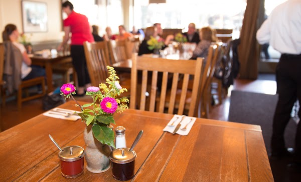 Crescent Café
