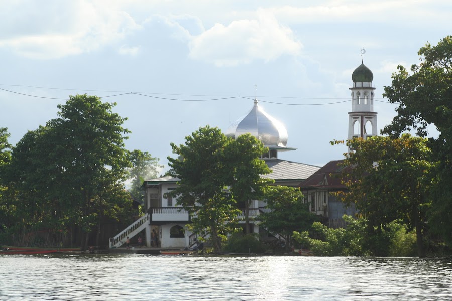 Sengkang — City — Sulawesi Highlands Tana Toraja to Bunaken — Indonesia
