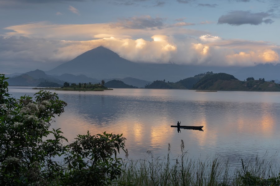 Lake Mutanda Viewpoint — nature — Uganda Fort Portal to Bwindi — Uganda