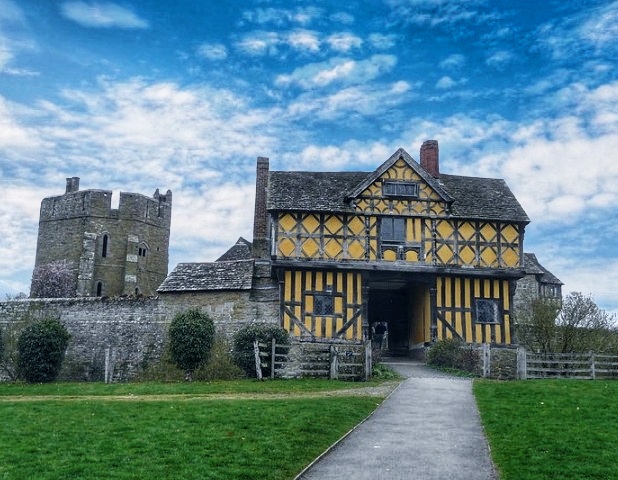 Stokesay Castle — Castle — RoadAtlas Hidden Highway: Shropshire to Llangollen — England