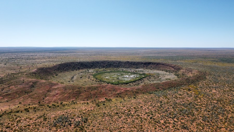 Wolfe Creek Crater — Nature — Tanami Track — Australia