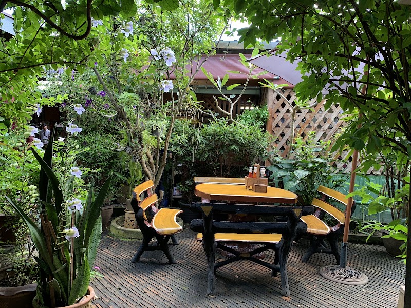 Om Garden Cafe — Thai and international — Mae Hong Son Loop — Thailand