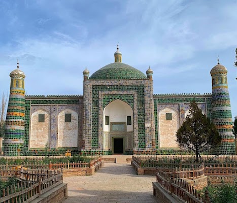 Apak Hoja Mausoleum