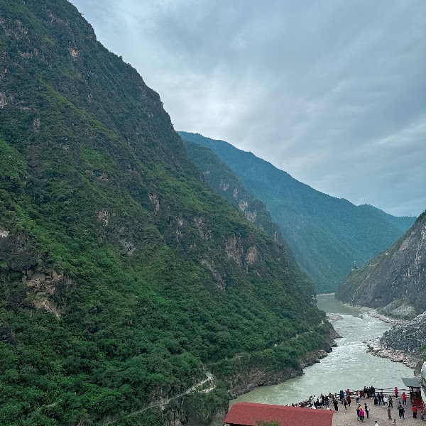 Tiger Leaping Gorge — Nature — Yunnan Tea Horse Road Highlights — China