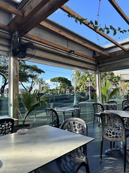 Le Retro — French Polynesian cafe — Tahiti Island Circle Road — French Polynesia