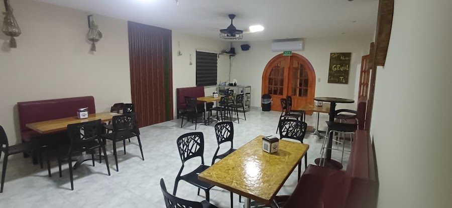Buonos Bistró — Pizza and grill — Panama Pan-American Highway — Panama