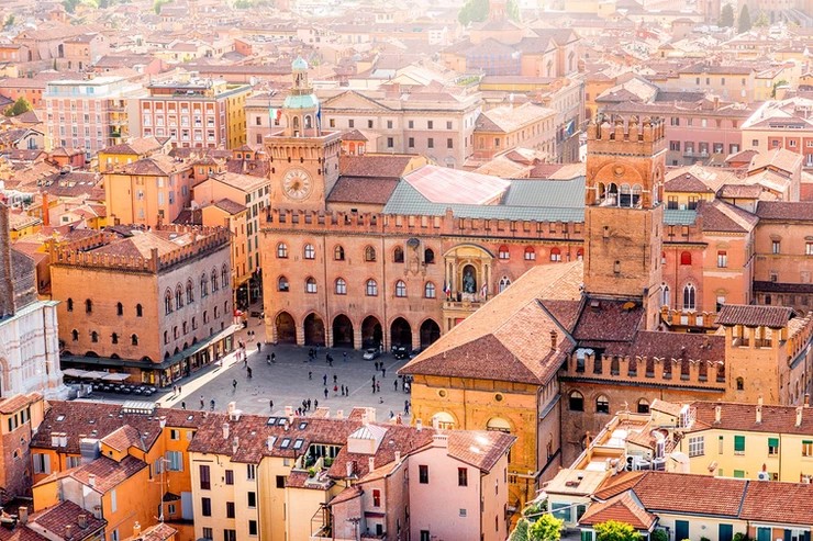 Bologna Piazza Maggiore — City heritage — Brescia-to-Rome Heritage Drive — Italy