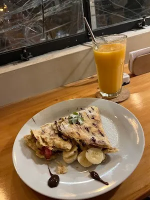Restaurant Florida — Peruvian — Cordillera Blanca Loop — Peru
