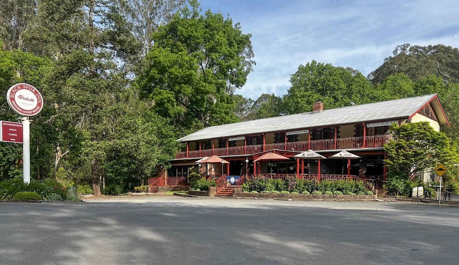 Black Spur Inn — Country hotel meals — The Black Spur — Australia