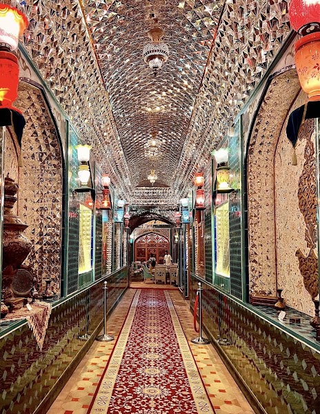 Parisa – Souq Waqif — Persian — Qatar Inland Sea and North Coast Loop — Qatar