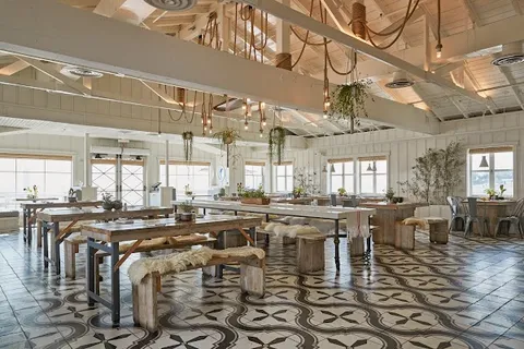 Malibu Farm Restaurant — Organic — Pacific Coast Hwy — United States