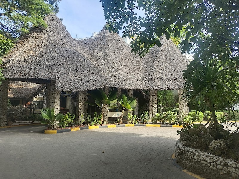 Bamburi Beach — Nature — Mombasa to Lamu Coast Road — Kenya