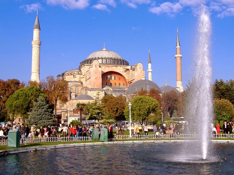 Hagia Sophia and Sultanahmet — Living religious site — Türkiye Grand Tour — Türkiye