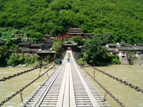 Luding Bridge — Landmark — G318 Sichuan-Tibet Highway — China