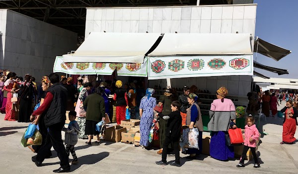 Altyn Asyr Bazaar