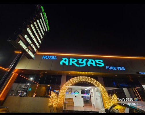 Aryaas