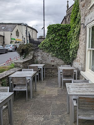 The Sandpiper Inn