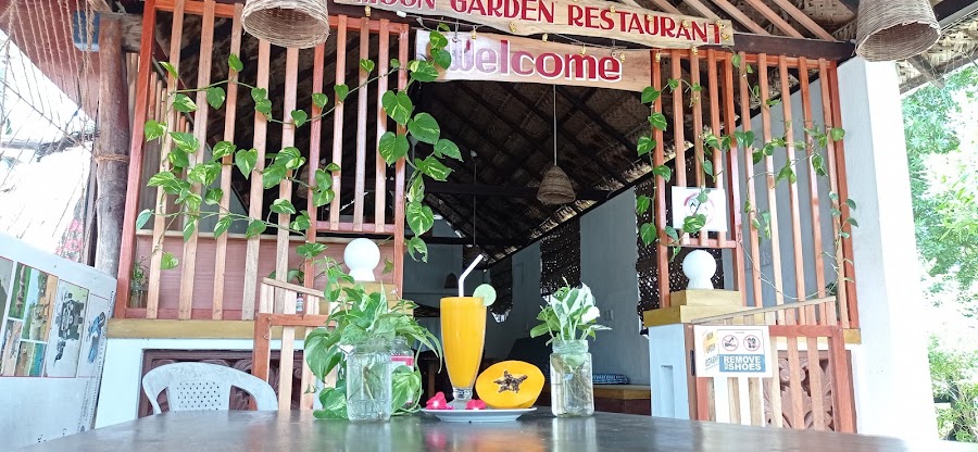 A-Hotels Restaurant — Sri Lankan — Из Тринкомали в Арugam Bay по восточному побережью — Шри-Ланка