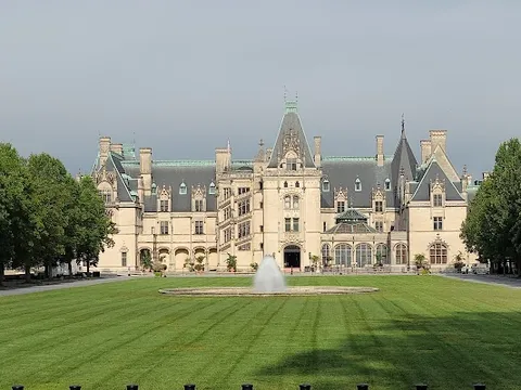 Biltmore Estate — Historic Site — Blue Ridge Parkway — United States