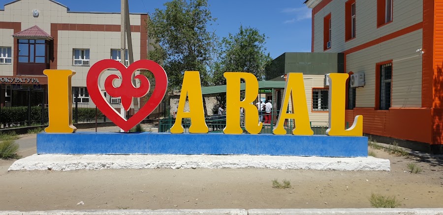 Aralsk market fish stalls — Kazakh fish dishes — Aral Sea Route: South to North — Uzbekistan / Kazakhstan