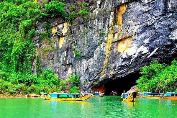 Phong Nha Caves