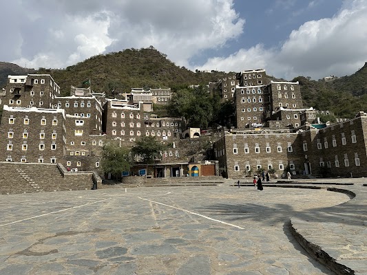Rijal Almaa Heritage Village Restaurants