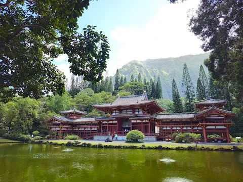 Byodo-In Temple — Historic Site — Oʻahu Windward and North Shore Trip — United States