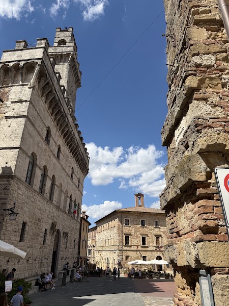 Montepulciano Piazza Grande and old town — Hill town — Val d'Orcia — Italy