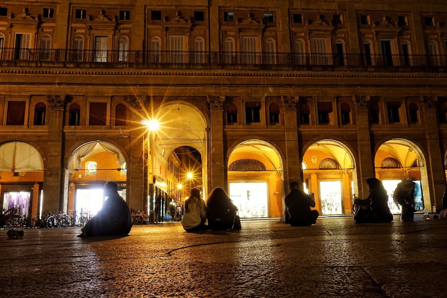 Bologna food market and historic centre — Food and city walk — Emilia-Romagna Food and Art Circuit — Italy