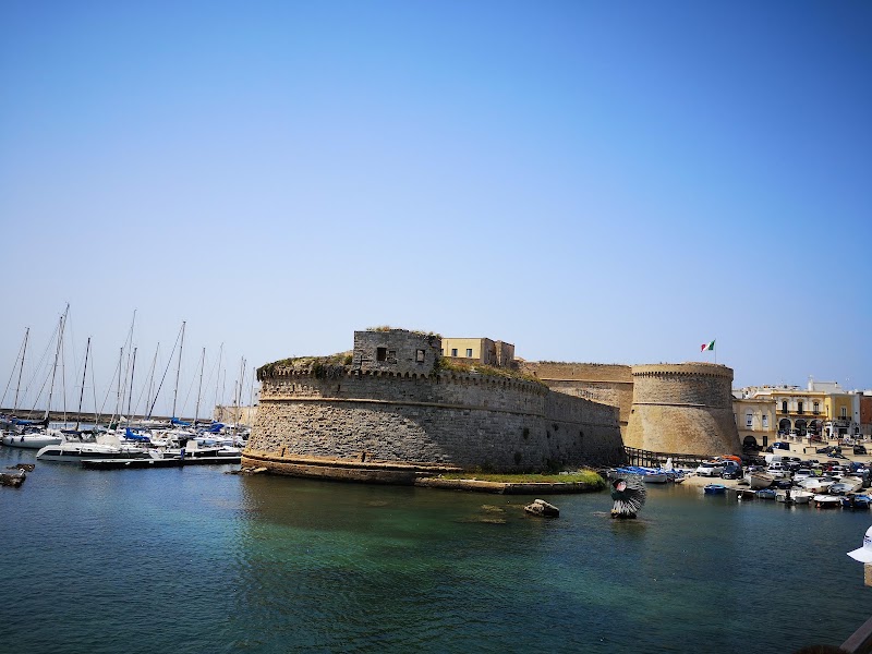 Gallipoli castle, lanes and waterfront — Historic town — Salento Coast, Puglia — Italy