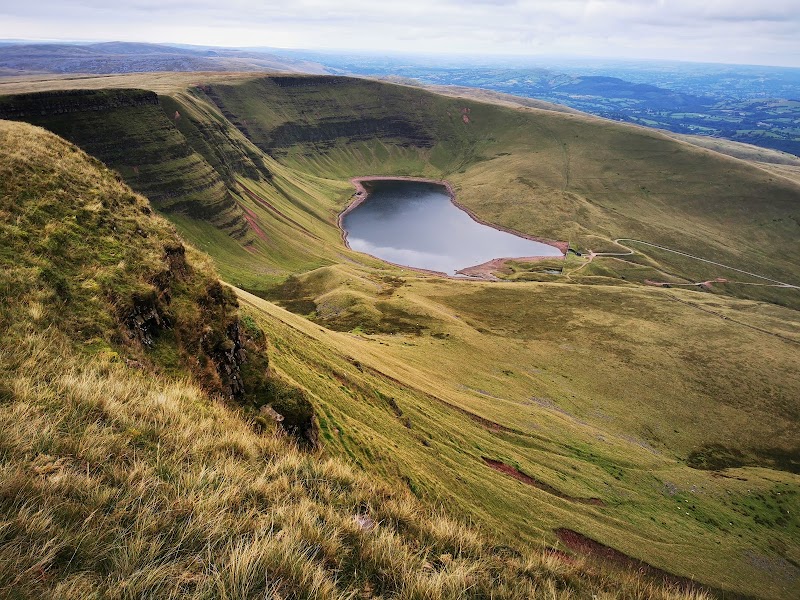 Bannau short viewpoint walk — Mountain landscape — Wales Mountain Crossing — Wales