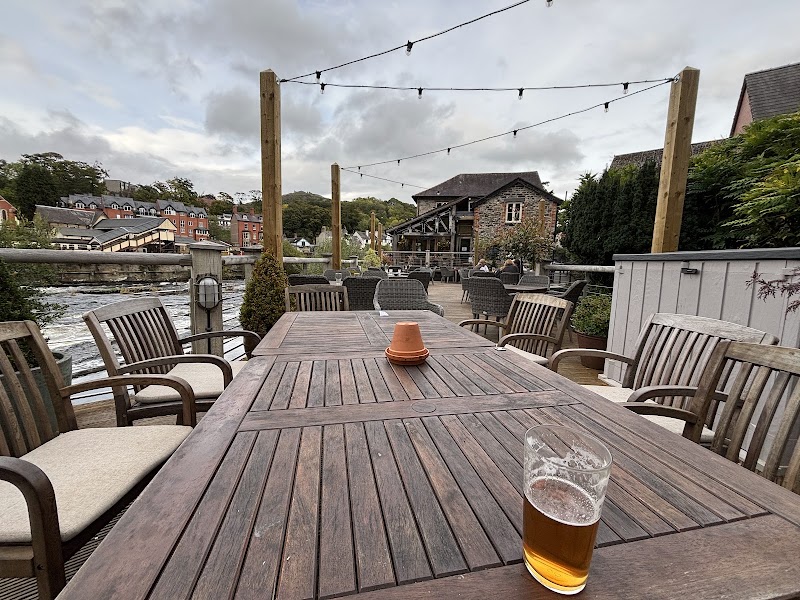 The Corn Mill — Welsh pub — RoadAtlas Hidden Highway: Shropshire to Llangollen — England