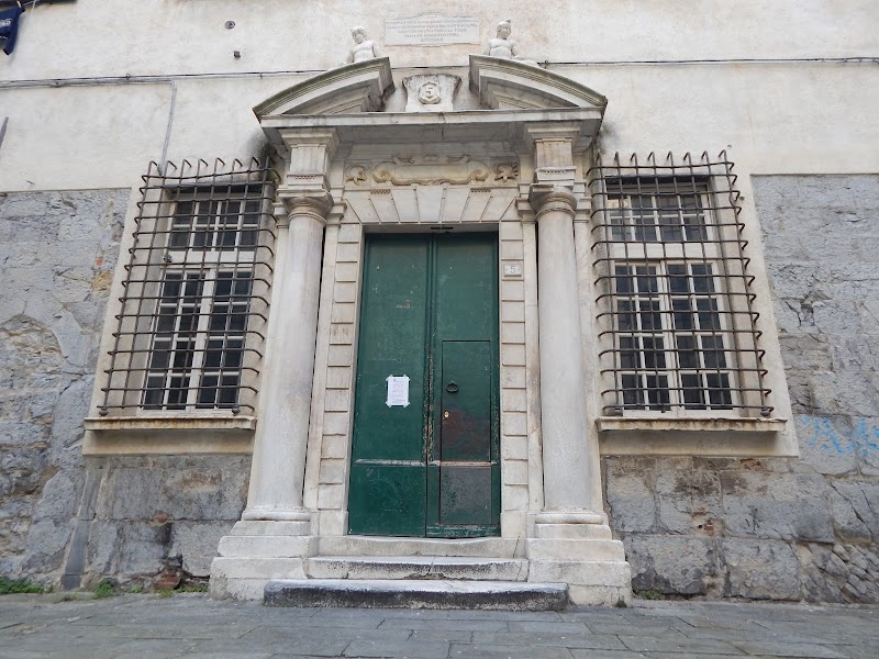 Genoa palaces and old port — Historic city — French and Italian Rivieras — France